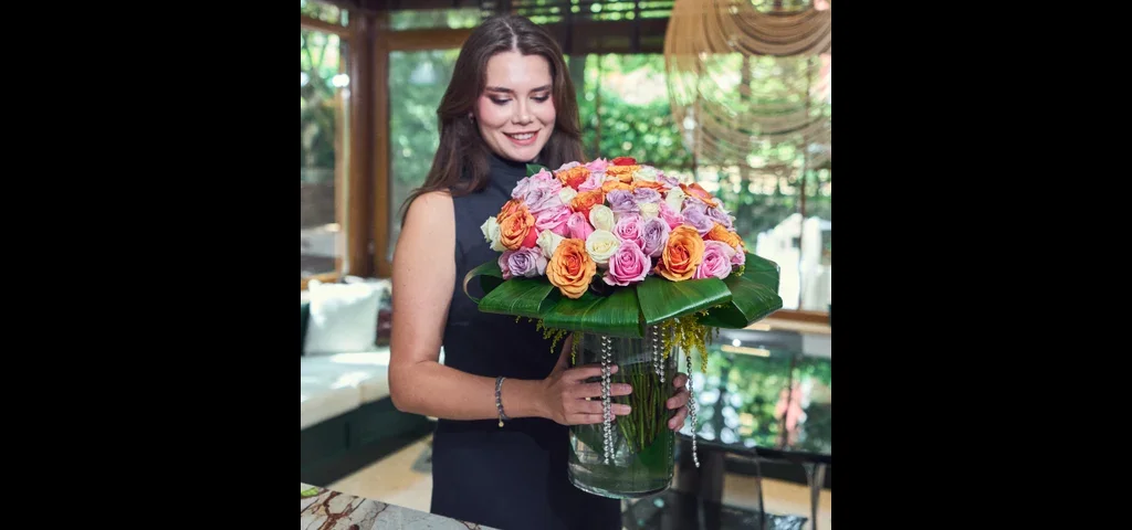 Vazoda Premium 101 Renkli Gül 