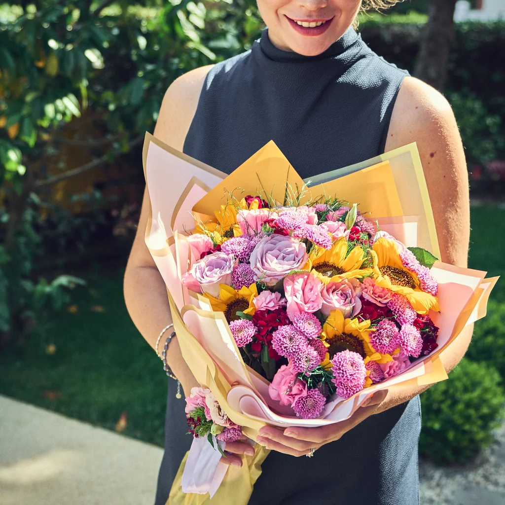 Festive Love Buket - 3