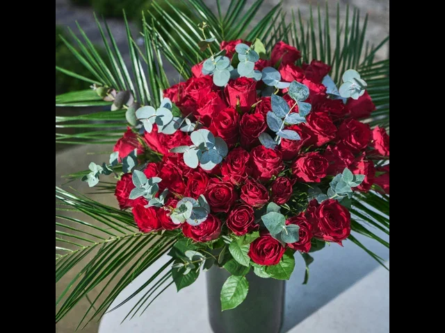 Valentino Red Vase - 2