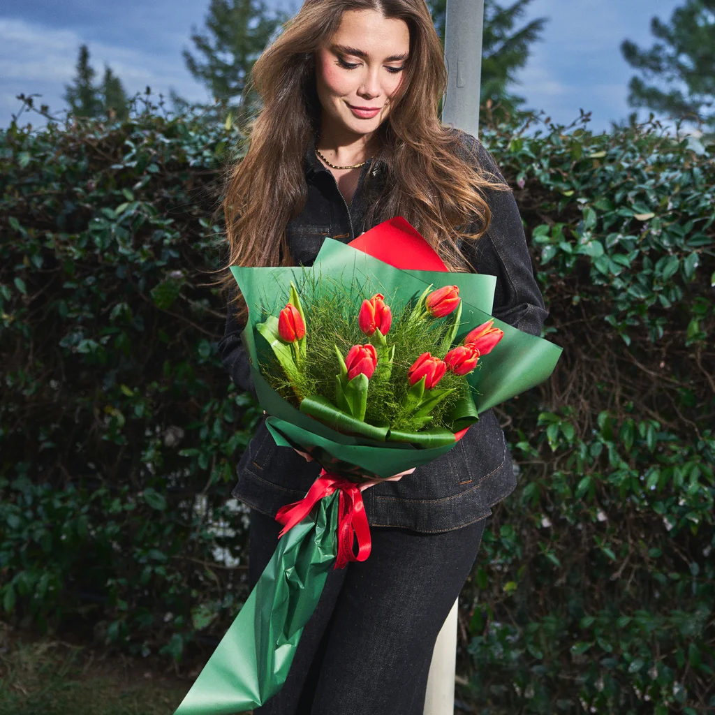 Kırmızı Lale Buketi