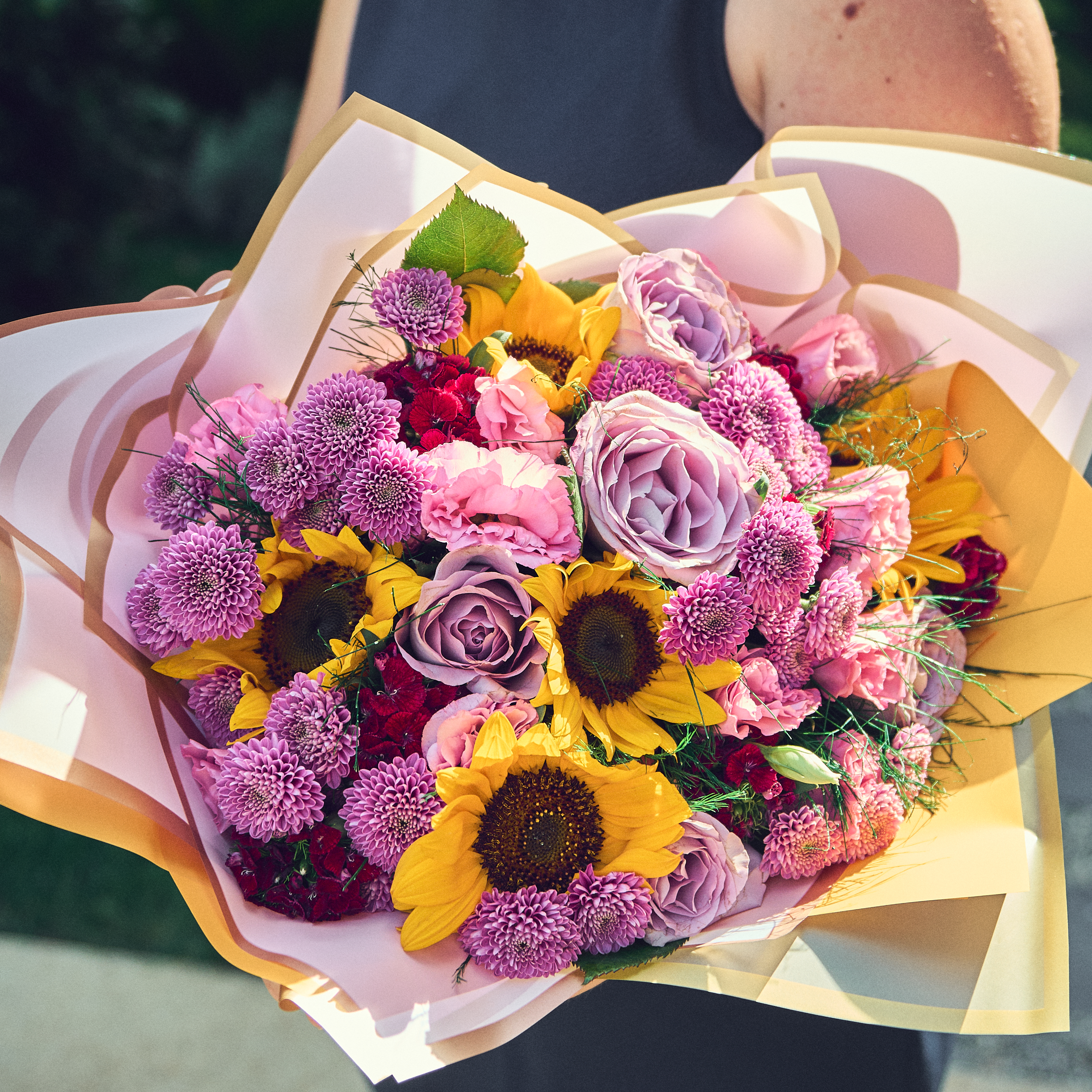 Festive Love Buket - 8