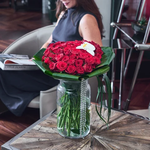 Vazoda Premium 51 Kırmızı Gül
