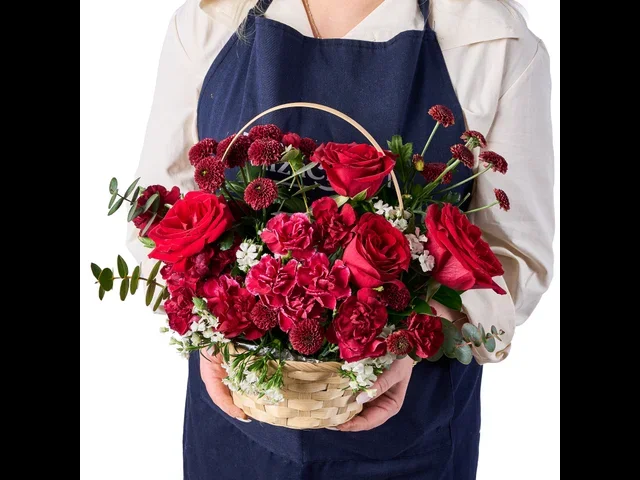 Velora Red Basket
